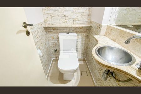 Casa para alugar com 212m², 3 quartos e 2 vagasLavabo