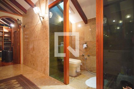 Apartamento à venda com 241m², 3 quartos e 1 vagaBanheiro da Suíte 2