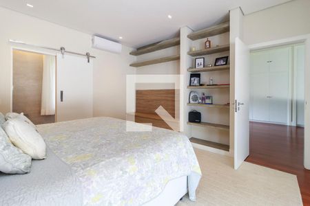 Casa à venda com 800m², 4 quartos e 8 vagasSuíte Principal