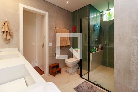 Casa à venda com 800m², 4 quartos e 8 vagasSuíte Principal - Banheiro