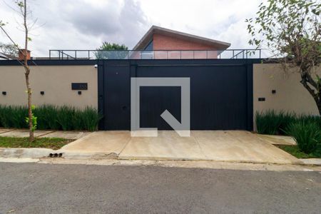 Casa à venda com 800m², 4 quartos e 8 vagasFachada