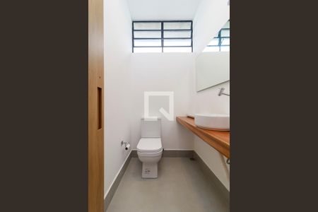 Casa à venda com 800m², 4 quartos e 8 vagasEscritório - Banheiro