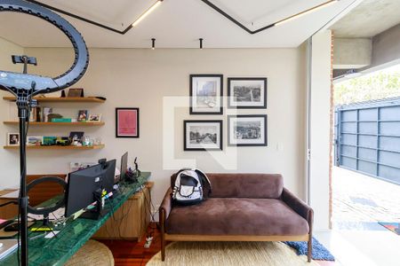 Casa à venda com 800m², 4 quartos e 8 vagasEscritório