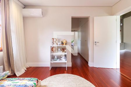 Casa à venda com 800m², 4 quartos e 8 vagasSuíte 2