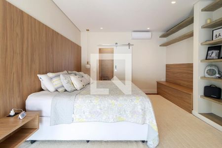 Casa à venda com 800m², 4 quartos e 8 vagasSuíte Principal