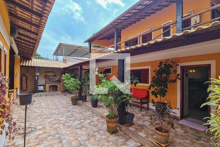 Casa de condomínio à venda com 450m², 5 quartos e 4 vagasQuintal