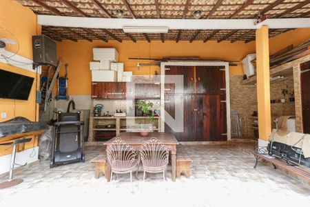 Casa de condomínio à venda com 450m², 5 quartos e 4 vagasÁrea de Serviço