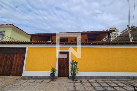 Casa de condomínio à venda com 450m², 5 quartos e 4 vagasFachada casa 
