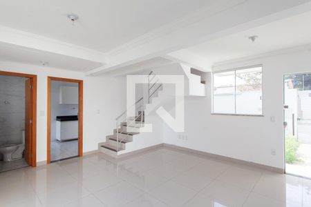 Sala de casa à venda com 3 quartos, 120m² em Rio Branco, Belo Horizonte