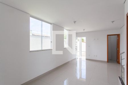 Sala de casa à venda com 3 quartos, 149m² em Rio Branco, Belo Horizonte