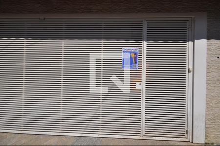 Casa à venda com 200m², 2 quartos e 2 vagasFachada