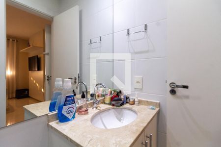 Banheiro de apartamento à venda com 2 quartos, 64m² em Continental, Osasco