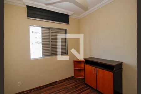 Quarto de apartamento para alugar com 3 quartos, 180m² em Ipiranga, Belo Horizonte