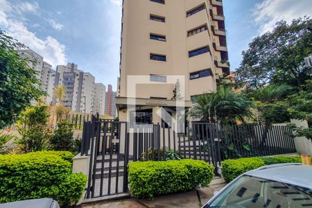 Apartamento à venda com 172m², 4 quartos e 5 vagasFachada e portaria