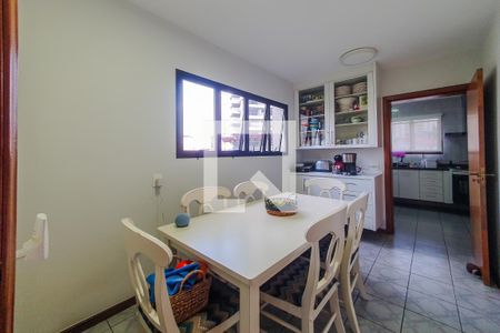 Apartamento à venda com 172m², 4 quartos e 5 vagasCopa