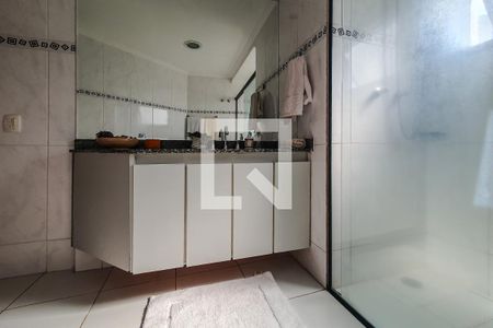 Apartamento à venda com 172m², 4 quartos e 5 vagasBanheiro Quarto suite 1