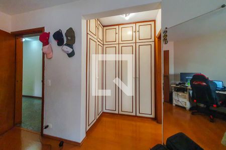 Apartamento à venda com 172m², 4 quartos e 5 vagasQuarto Suite 4