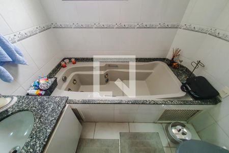 Apartamento à venda com 172m², 4 quartos e 5 vagasBanheiro Quarto - suite 3