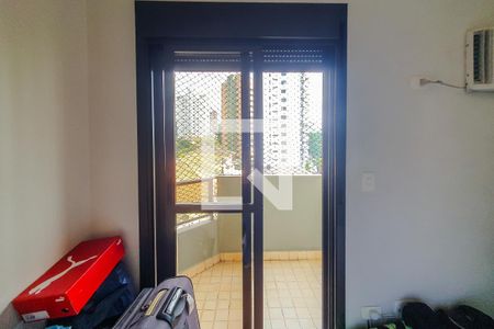 Apartamento à venda com 172m², 4 quartos e 5 vagasQuarto Suite 4