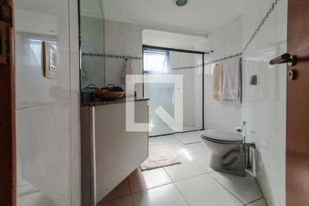 Apartamento à venda com 172m², 4 quartos e 5 vagasBanheiro Quarto suite 1