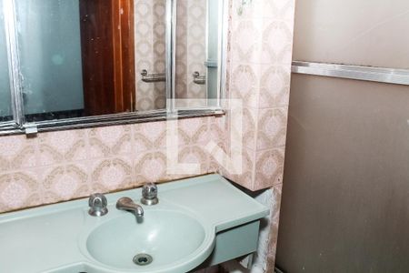 Banheiro de casa para alugar com 2 quartos, 120m² em Água Branca, São Paulo