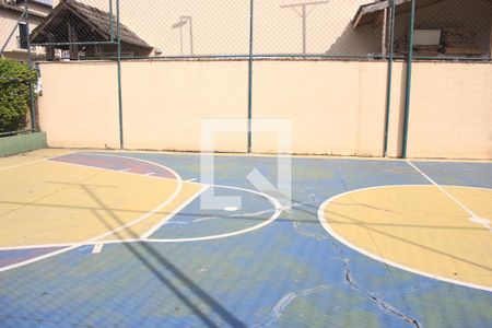 Casa de condomínio à venda com 150m², 3 quartos e 2 vagasÁrea comum - Quadra poliesportiva