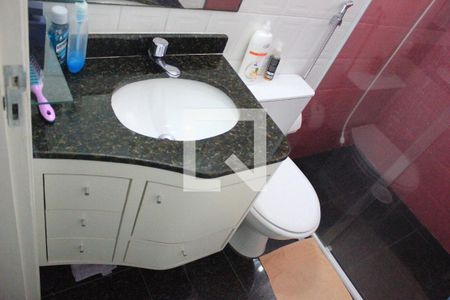 Casa de condomínio à venda com 150m², 3 quartos e 2 vagasBanheiro 2