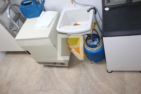 Casa de condomínio à venda com 150m², 3 quartos e 2 vagasLavanderia