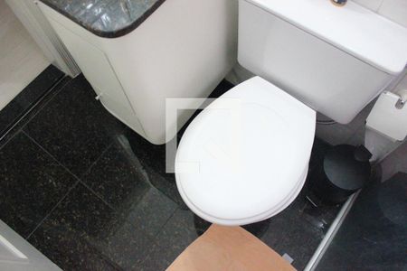 Casa de condomínio à venda com 150m², 3 quartos e 2 vagasBanheiro 2