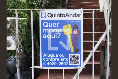 Casa à venda com 108m², 3 quartos e 3 vagasFachada - Placa