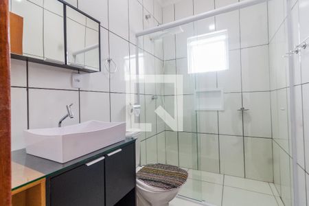 Banheiro  de apartamento para alugar com 1 quarto, 50m² em Serraria, São José