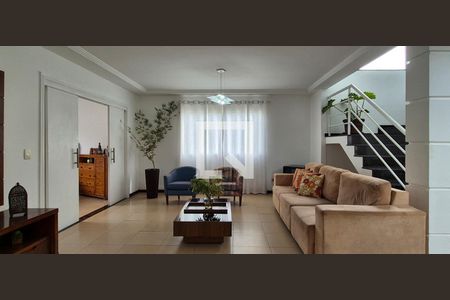 Sala de casa de condomínio à venda com 4 quartos, 295m² em Vargem Pequena, Rio de Janeiro