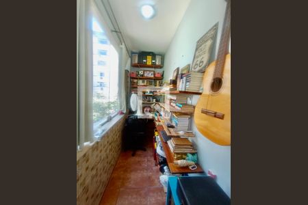 Casa à venda com 200m², 5 quartos e 3 vagas Casa à venda com 200m², 5 quartos e 3 vagasSala