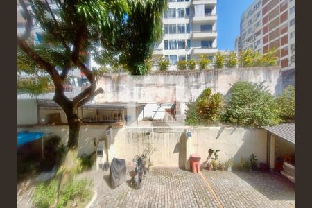 Casa à venda com 200m², 5 quartos e 3 vagas Casa à venda com 200m², 5 quartos e 3 vagasQuarto vista