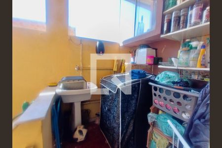 Casa à venda com 200m², 5 quartos e 3 vagas Casa à venda com 200m², 5 quartos e 3 vagasÁrea serviço