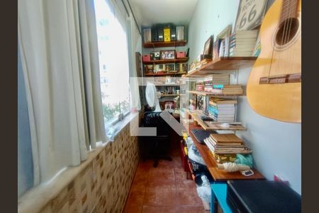 Casa à venda com 200m², 5 quartos e 3 vagas Casa à venda com 200m², 5 quartos e 3 vagasSala