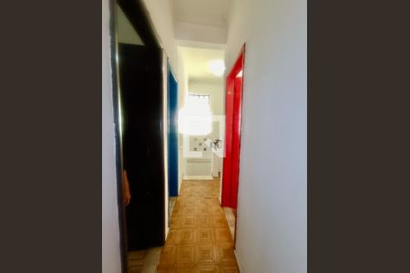 Casa à venda com 200m², 5 quartos e 3 vagas Casa à venda com 200m², 5 quartos e 3 vagasCorredor