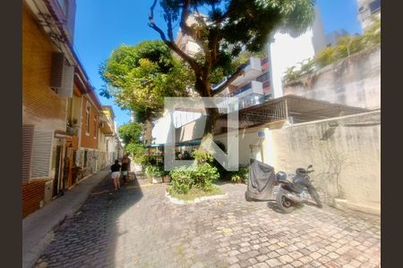 Casa à venda com 200m², 5 quartos e 3 vagas Casa à venda com 200m², 5 quartos e 3 vagasVista da Rua