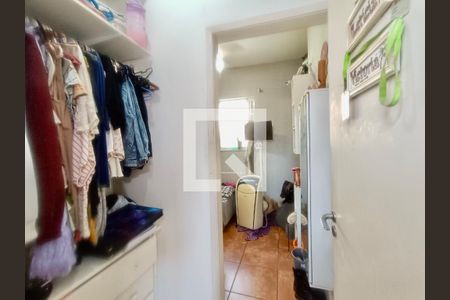 Casa à venda com 200m², 5 quartos e 3 vagas Casa à venda com 200m², 5 quartos e 3 vagasCloset