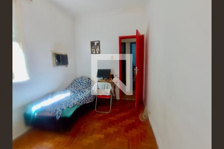 Casa à venda com 200m², 5 quartos e 3 vagas Casa à venda com 200m², 5 quartos e 3 vagasQuarto