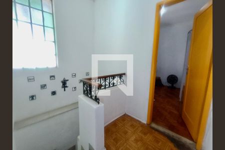 Casa à venda com 200m², 5 quartos e 3 vagas Casa à venda com 200m², 5 quartos e 3 vagasCorredor
