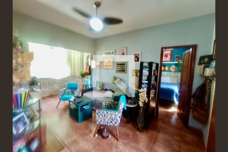 Casa à venda com 200m², 5 quartos e 3 vagas Casa à venda com 200m², 5 quartos e 3 vagasSala