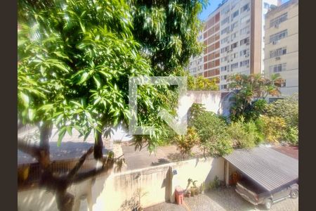 Casa à venda com 200m², 5 quartos e 3 vagas Casa à venda com 200m², 5 quartos e 3 vagasSala