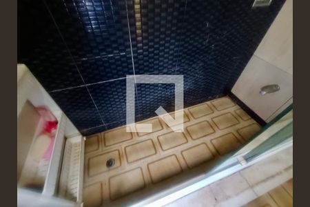 Casa à venda com 200m², 5 quartos e 3 vagas Casa à venda com 200m², 5 quartos e 3 vagasBanheiro social