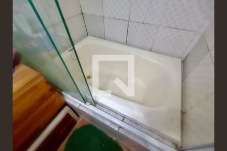 Casa à venda com 200m², 5 quartos e 3 vagas Casa à venda com 200m², 5 quartos e 3 vagasBanheiro social