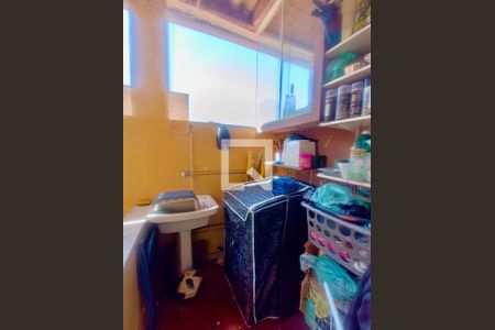 Casa à venda com 200m², 5 quartos e 3 vagas Casa à venda com 200m², 5 quartos e 3 vagasÁrea serviço