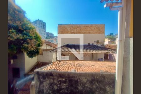 Casa à venda com 200m², 5 quartos e 3 vagas Casa à venda com 200m², 5 quartos e 3 vagasQuarto vista