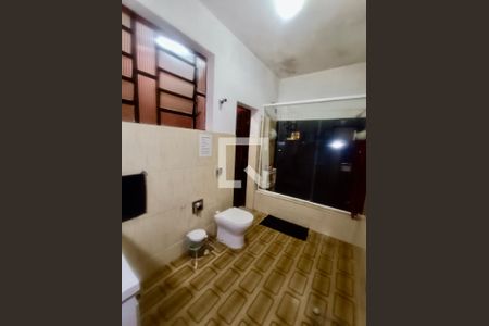 Casa à venda com 200m², 5 quartos e 3 vagas Casa à venda com 200m², 5 quartos e 3 vagasBanheiro social