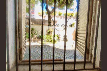 Casa à venda com 200m², 5 quartos e 3 vagas Casa à venda com 200m², 5 quartos e 3 vagasQuarto serviço vista