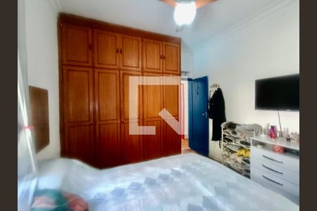 Casa à venda com 200m², 5 quartos e 3 vagas Casa à venda com 200m², 5 quartos e 3 vagasQuarto